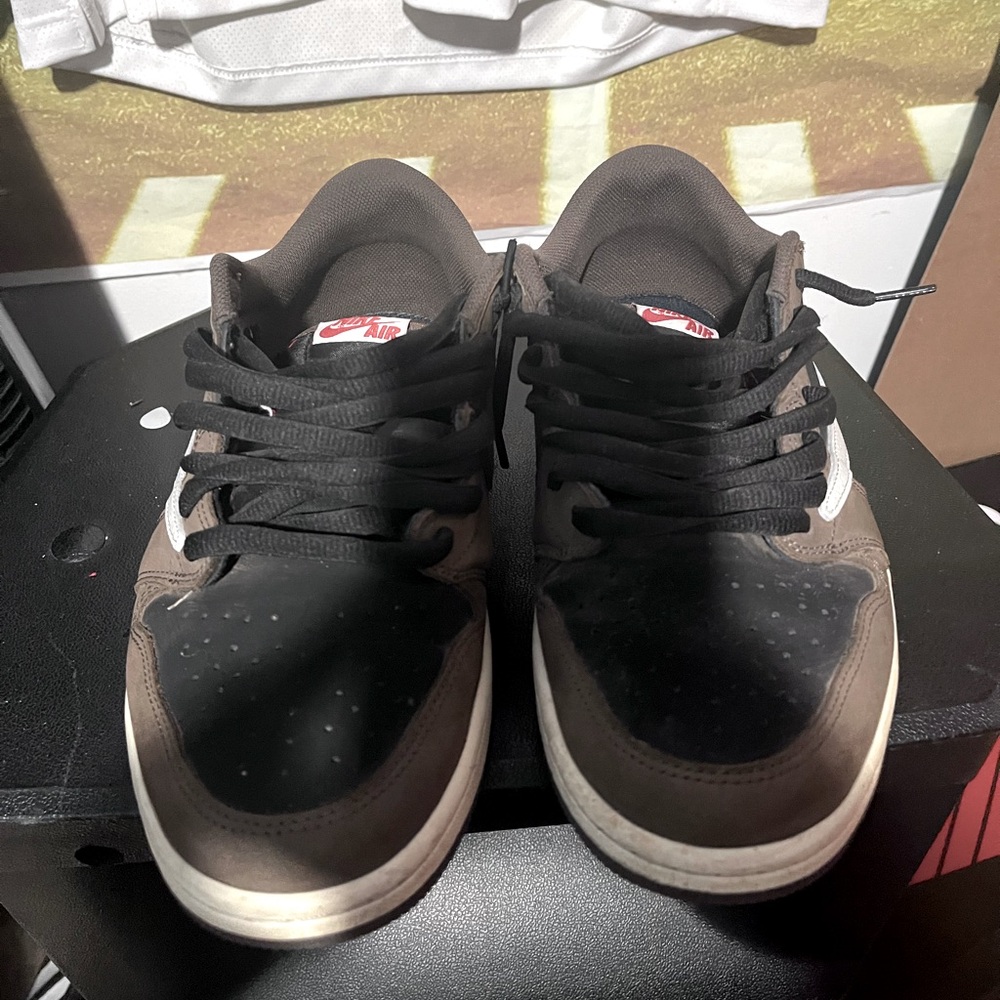 travis scott jordan 1 lows